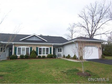 2 Country Meadows Lane