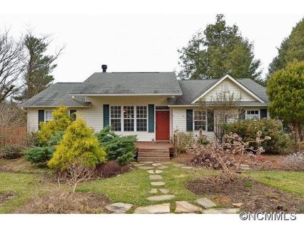 9 Cherry Lane sold home in Beaver Lake, Asheville, NC