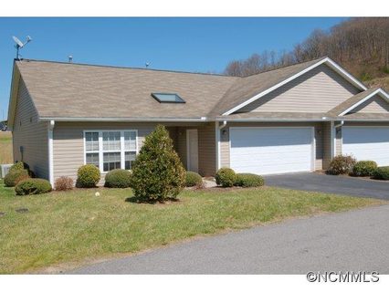 302 Castle Creek Drive sold home in Castle Creek Village, Waynesville, NC