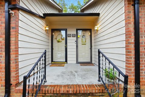 120 Ashleigh Court