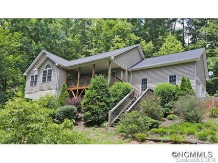 327 Junaluska Oaks sold home in Junaluska Oaks, Waynesville, NC