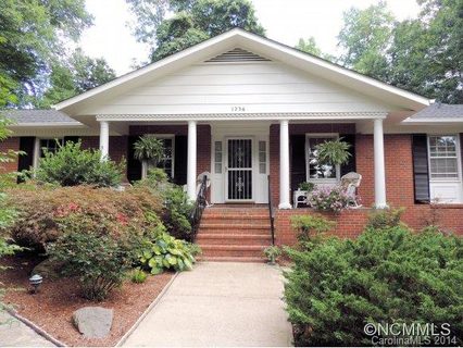 1236 Everette Place sold home in Towne Forest, Hendersonville, NC