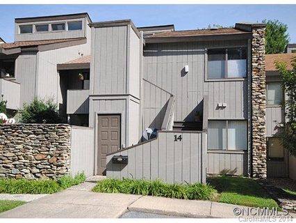 14 Lakemoor Ln