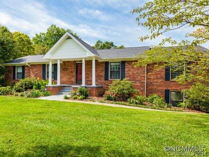 2 Pine Meadow Drive sold home in Beaver Lake, Asheville, NC