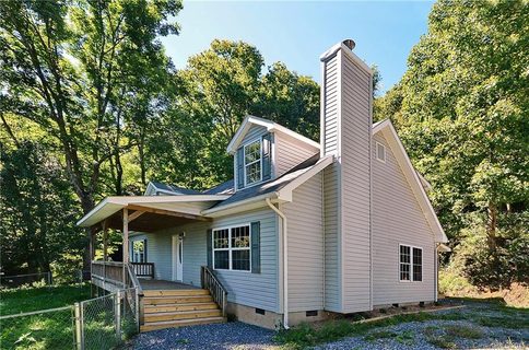 10 Shooting Star Ridge sold home in The Glade, Canton, NC