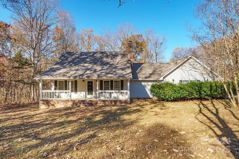 1065 Rollingwood Drive sold home in Woodland Oaks, Claremont, NC