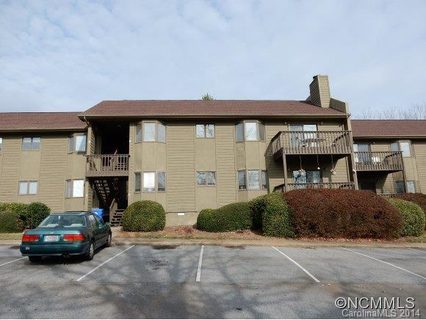 201 Racquet Club Road Unit 17 sold condo in Courtside Condos, Asheville, NC