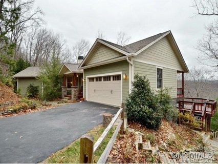 30 Snow Shoe Drive sold home in Merrills Park, Asheville, NC