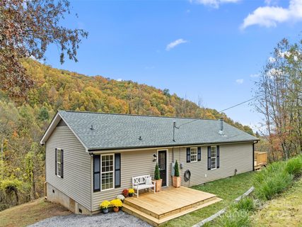 341 Green Meadow Lane sold home in Dogwood Heights, Mars Hill, NC