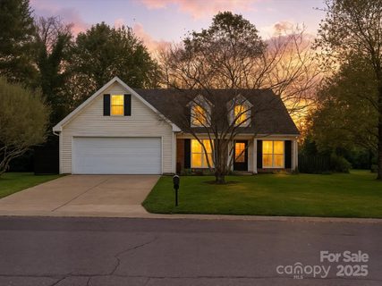 2501 Ivy Run Drive sold home in Oak Grove, Indian Trail, NC