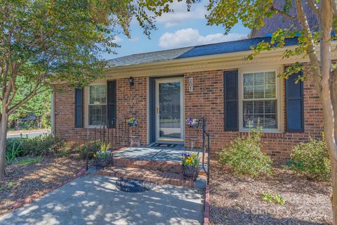 201 Pointe Circle sold home in Olde Pointe, Rock Hill, SC