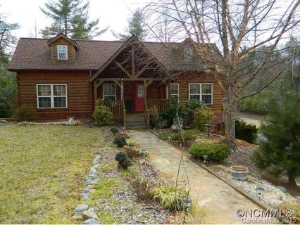215 Whites Lake Boulevard