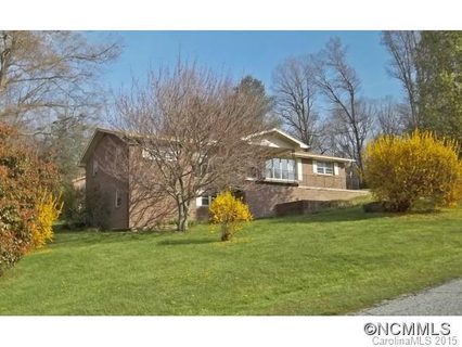 123 Fulton Drive sold home in Brookside Manor, Hendersonville, NC
