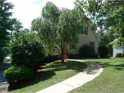 2631 Laurel Point Dr sold home in Laurel Pointe, Nebo, NC