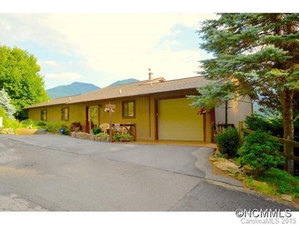 348 Valley Creek Drive sold home in The Overlook, Maggie Valley, NC