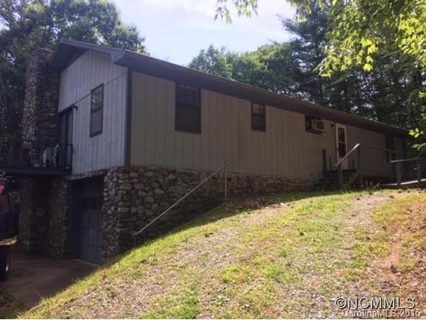 8 Lamplighter Lane
