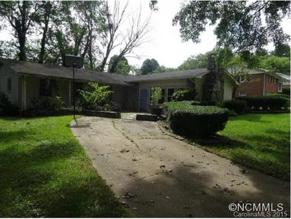 130 Fairway Hills sold home in Fairway Hills, Waynesville, NC