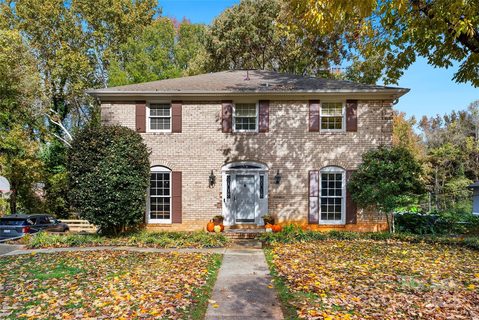 7116 Hollyhouse Drive sold home in Ravenwood, Charlotte, NC