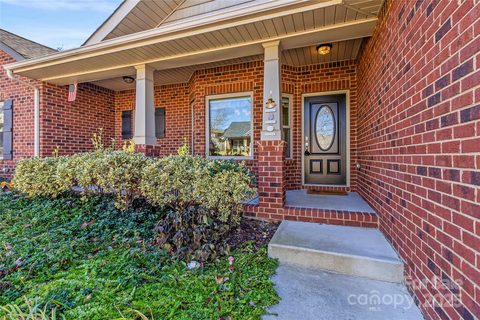 7208 Ogden Place sold home in Villages Of Denver, Denver, NC