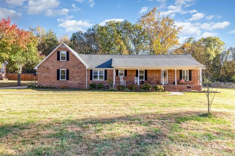 2595 Shamrock Road sold home in River Hills Estates, Harrisburg, NC