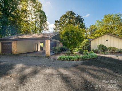 412 W Browning Road sold home in Hawthorn Hills, Hendersonville, NC