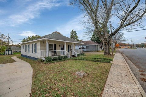 399 Woodlawn Street sold home in Goshen Woods, Belmont, NC