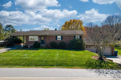 1515 Fairway Acres Road sold home in Fairway Acres, Lenoir, NC