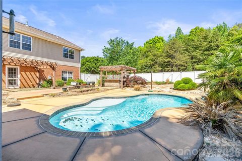 1758 Newland Road active home in Villages Of Denver, Denver, NC