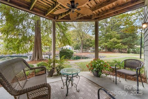 2525 Stockbridge Drive