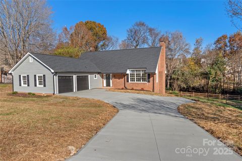 5309 Moss Creek Lane sold home in Frye Bridge Estates, Clemmons, NC