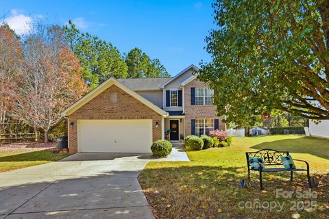 7200 Cascading Pines Drive sold home in Meadowview, Tega Cay, SC