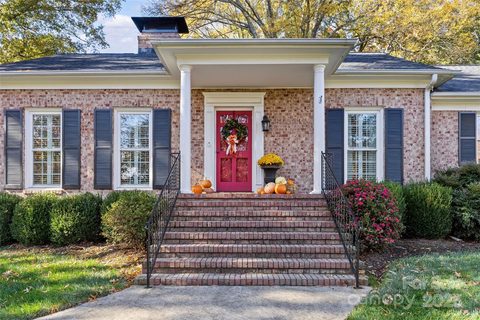 7526 Whistlestop Road