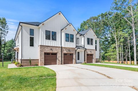 103 Collin Place active home in Villas At Pinecroft, Asheville, NC