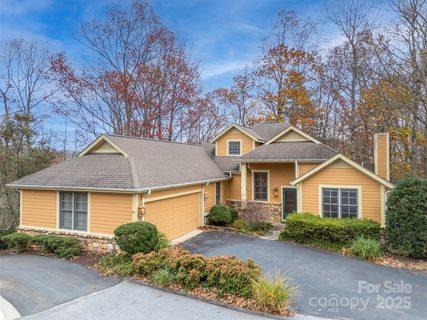21 Wild Flower Hollow pending home in Champion Hills, Hendersonville, NC