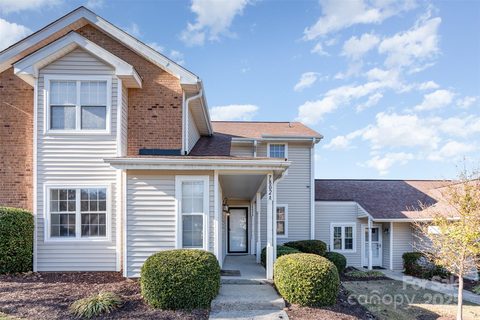 7802 Renaissance Court sold condo in Renaissance Gardens, Charlotte, NC