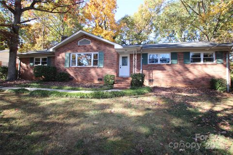 1631 Oline Place sold home in Woodberry Forest, Charlotte, NC