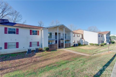 7992 Shady Oak Trail sold home in Quail Run, Charlotte, NC
