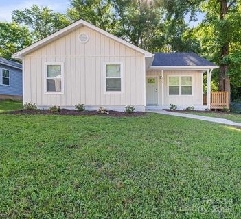 3133 Amay James Avenue pending home in Reid Park, Charlotte, NC