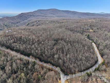 Mr 37r Panthertown Road active home in Lake Toxaway Estates, Lake Toxaway, NC