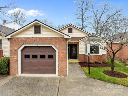 125 Exeter Court pending condo in Plantation Walk, Hendersonville, NC