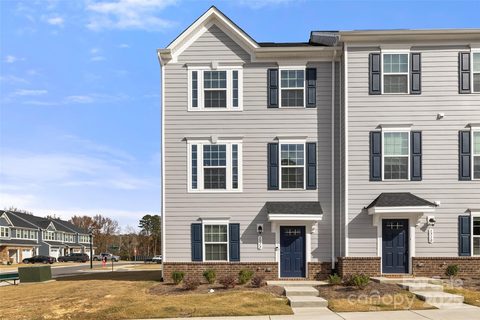 1512 May Apple Drive sold home in Stone Creek Townhomes, Matthews, NC