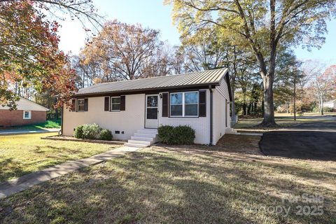 300 Grover Moore Place sold home in Indian Trail Park, Indian Trail, NC