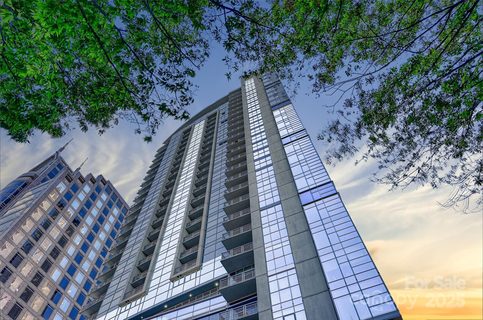 333 W Trade Street