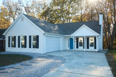 2907 Ashe Croft Drive pending home in Ashe Croft, Indian Trail, NC