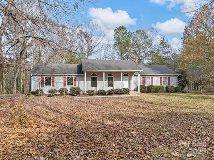A home in Woodys Estates
