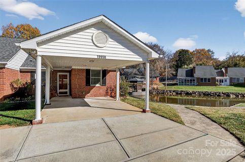 19950 Oak Leaf Circle sold townhome in Twin Oaks, Cornelius, NC