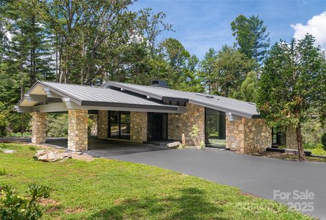 3 Holly Hill Road