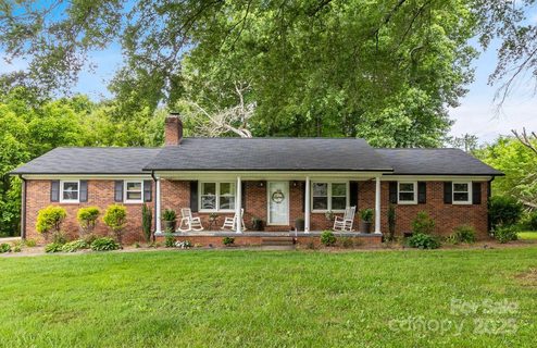 1059 Fairway Drive sold home in Fairway Acres, Newton, NC