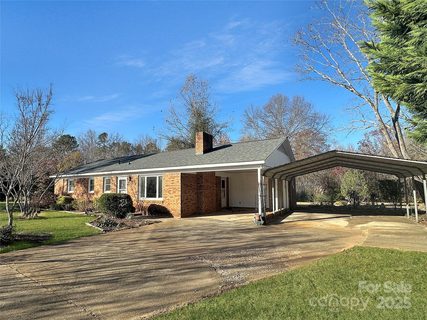 1451 Meandering Lane sold home in Sun Dance Hills, Lincolnton, NC