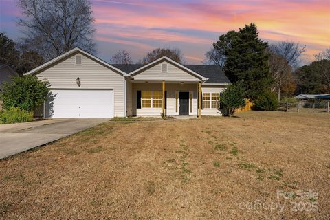 8517 Williamsburg Circle sold home in Westminster Park, Huntersville, NC
